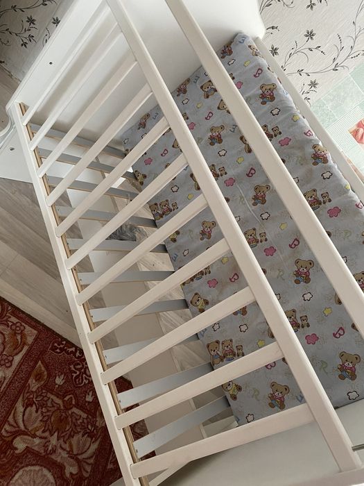 Детская кроватка маятник