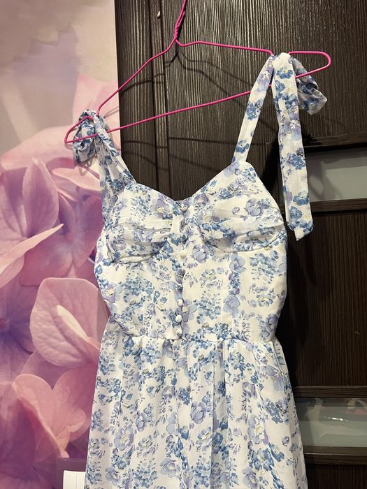 Рокля с флорален десен