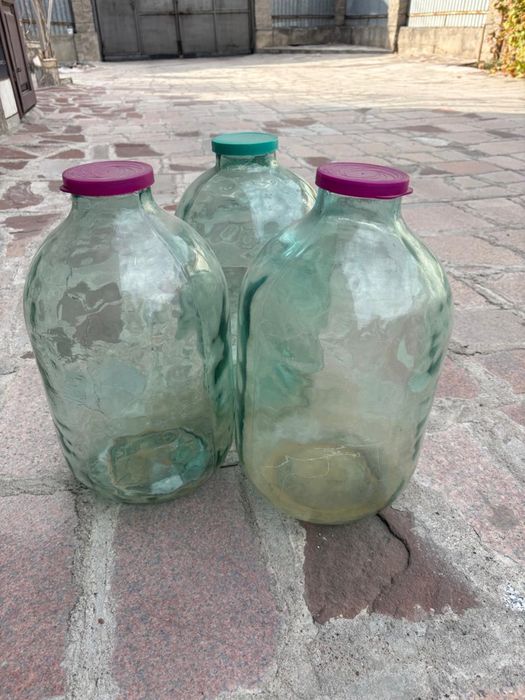 Продам бутыли стеклянные