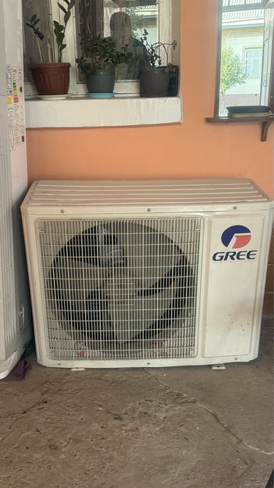 Konditsioner Kolonniy Gree 24 Sotiladi