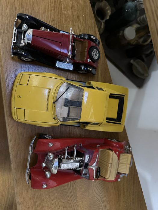 Machete Bburago  1/18 , 1/20 , 1/24