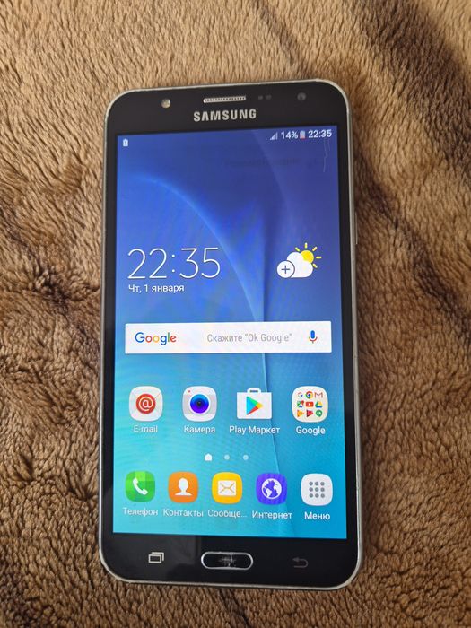 Samsung Galaxy J7 в хорошем рабочем состоянии. м