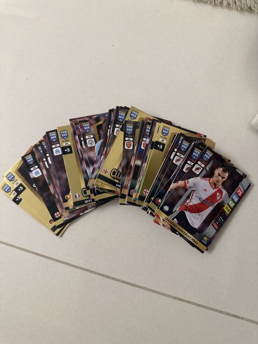 Vand Cartonase Adrenalyn XL 2025