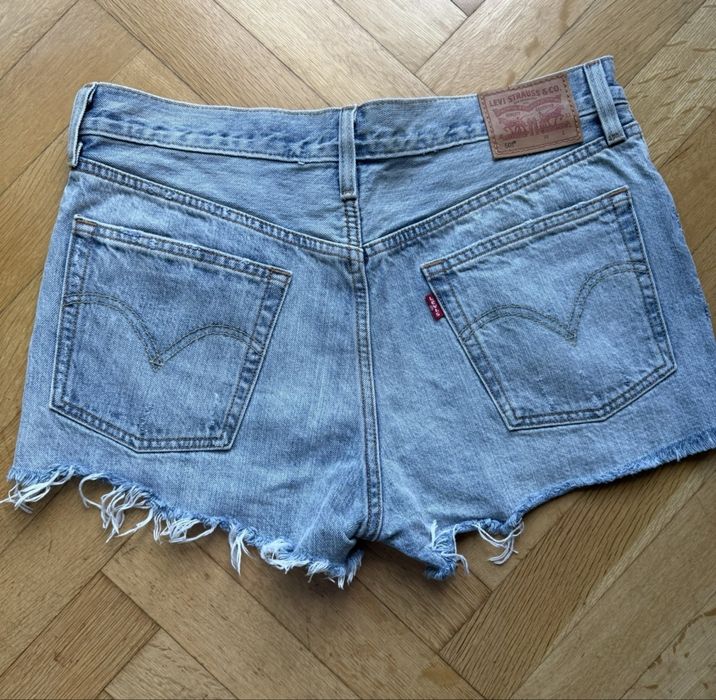 Дънки Levis.