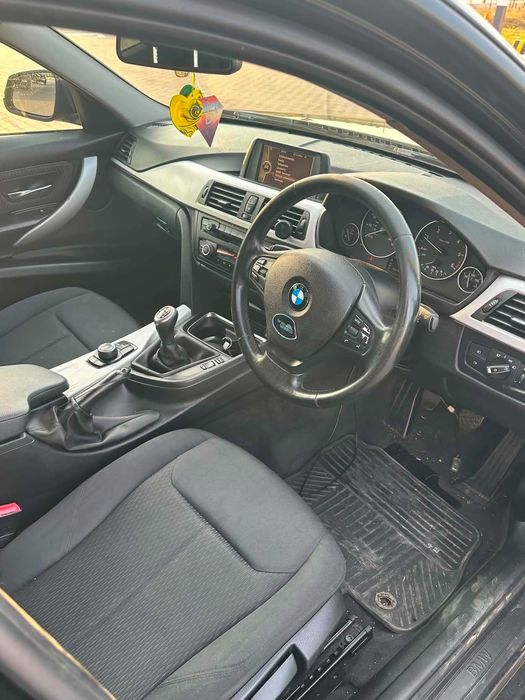 Vand BMW F30 an 2012 Adus recent din Anglia