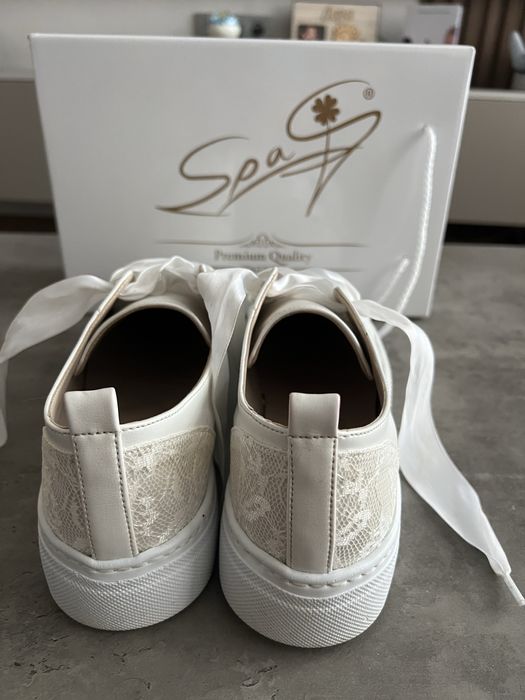 Булчински кецове