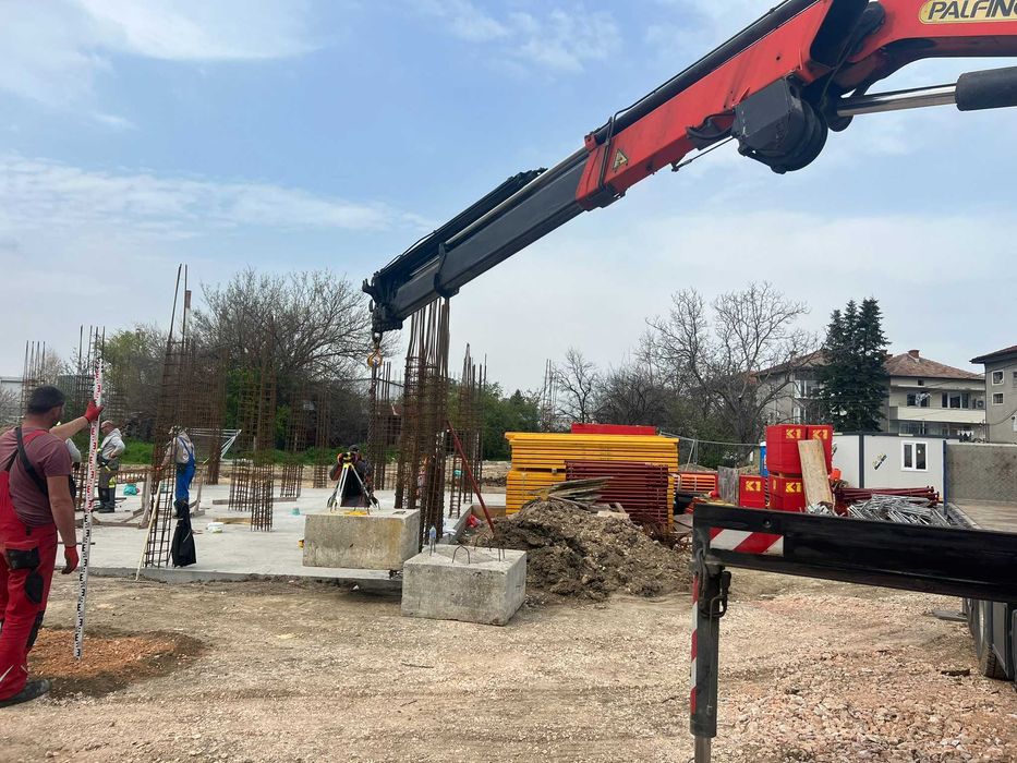 Транспортни услуги Камион с кран 20 метра. Автокран