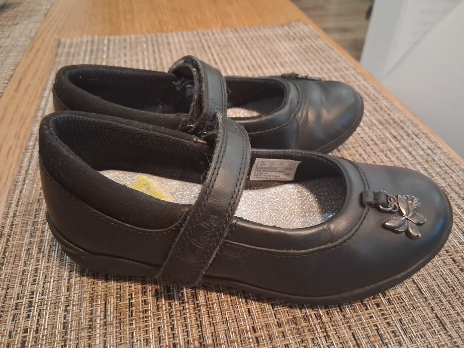 Обувки Clarks за момиче