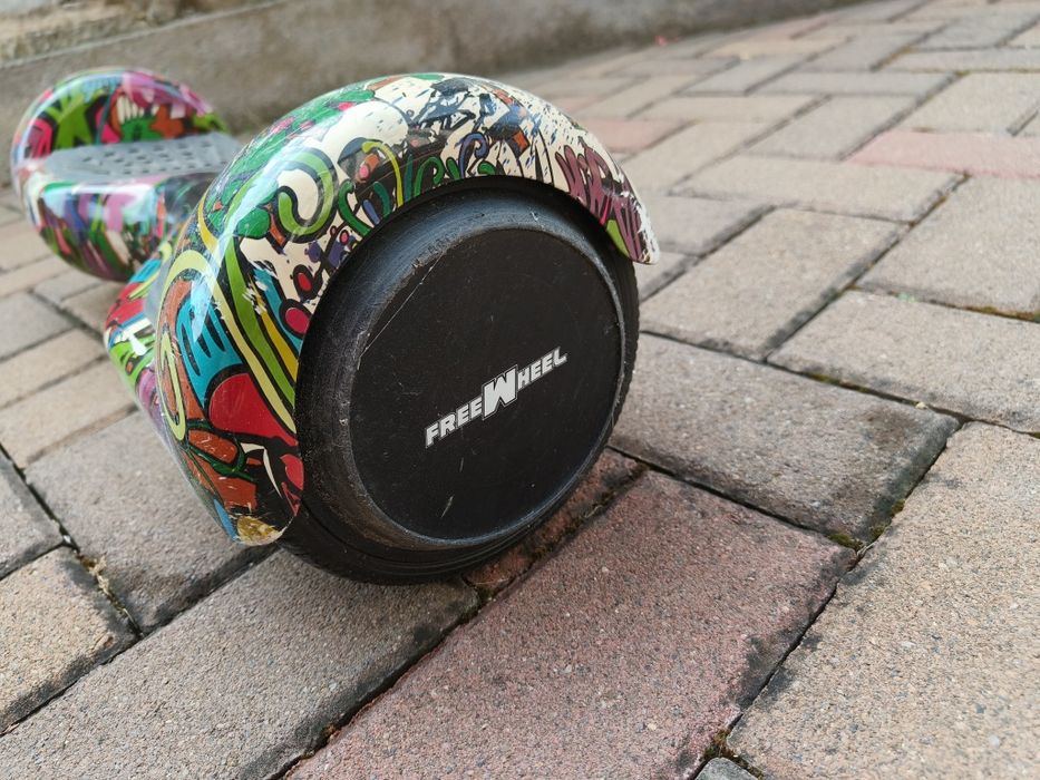 Hoverboard roti gonflabile.