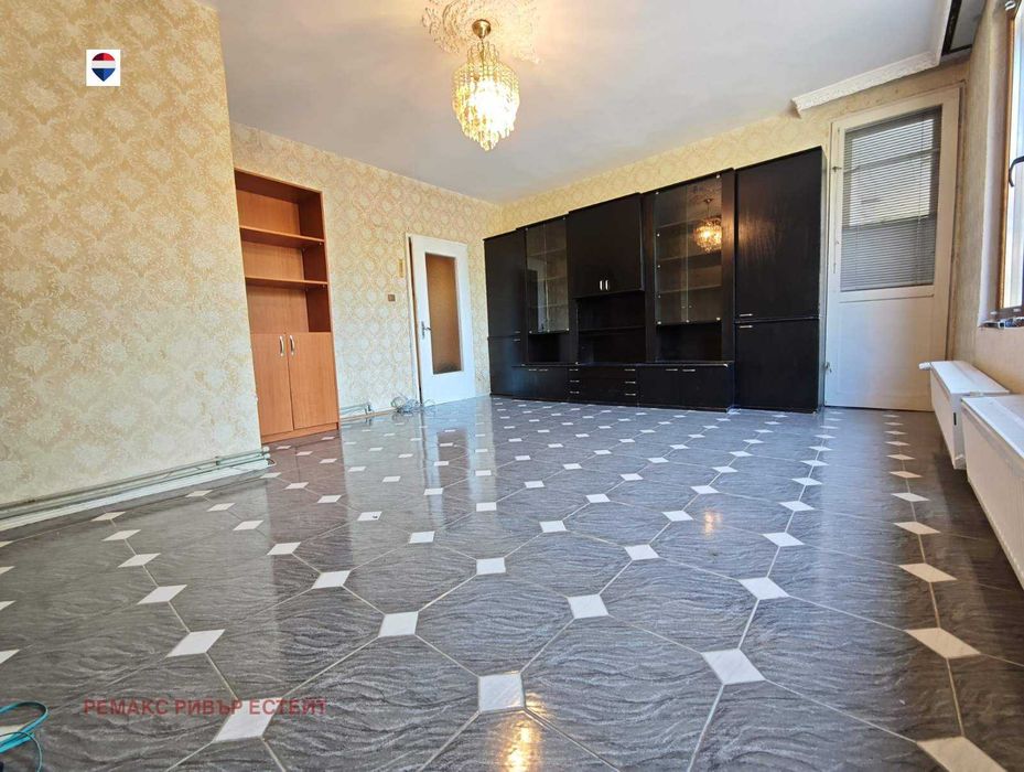 Продава се Четиристаен апартамент в Русе, Дружба 3 - 102 кв.м за 1519 €/кв.м - Снимка #6