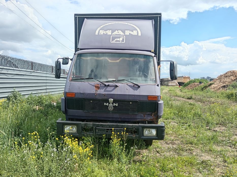 Продам споилер на Ман 8150