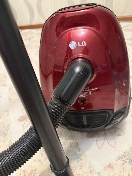 Пылесос почьти новый LG