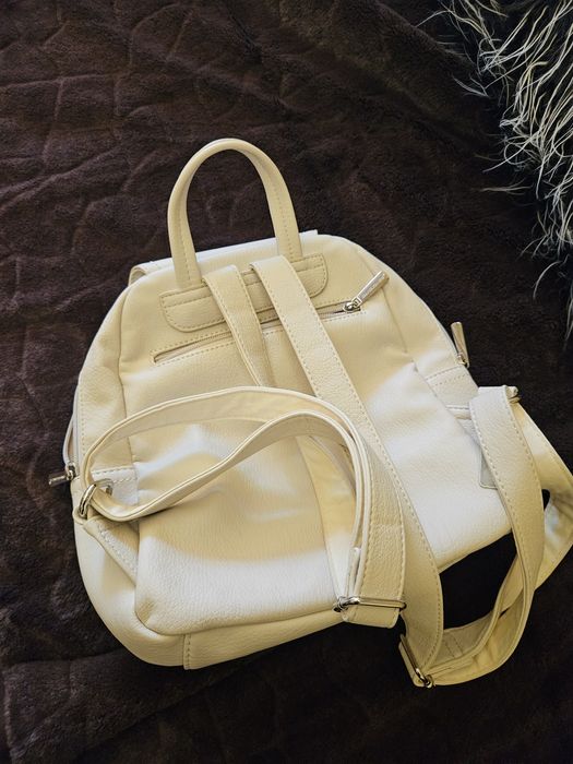 Rucsac David Jones, foarte frumos.
