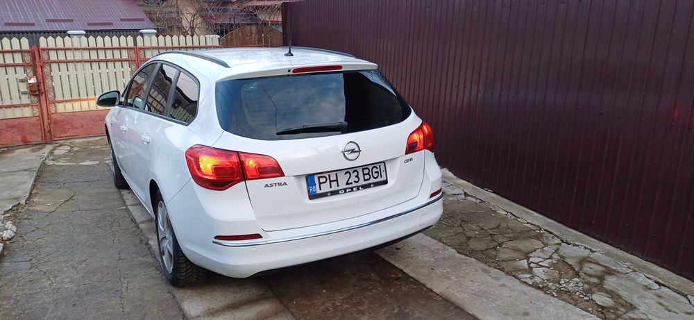 Opel astra J 2013