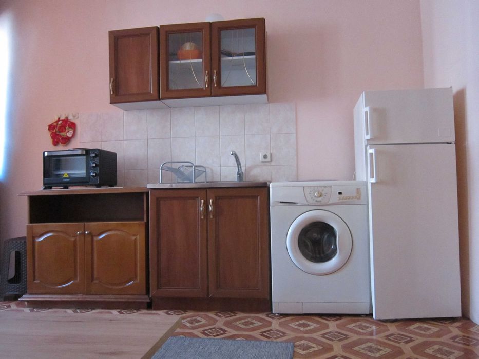 Дава се под наем Едностаен апартамент в Бургас, Възраждане - 30 кв.м за 127.5 € - Снимка #4