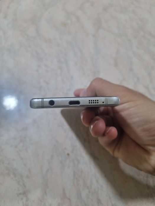 Samsung korpis temir tosh telefon