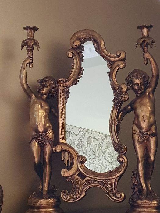 Oglinda cu suport lumanari