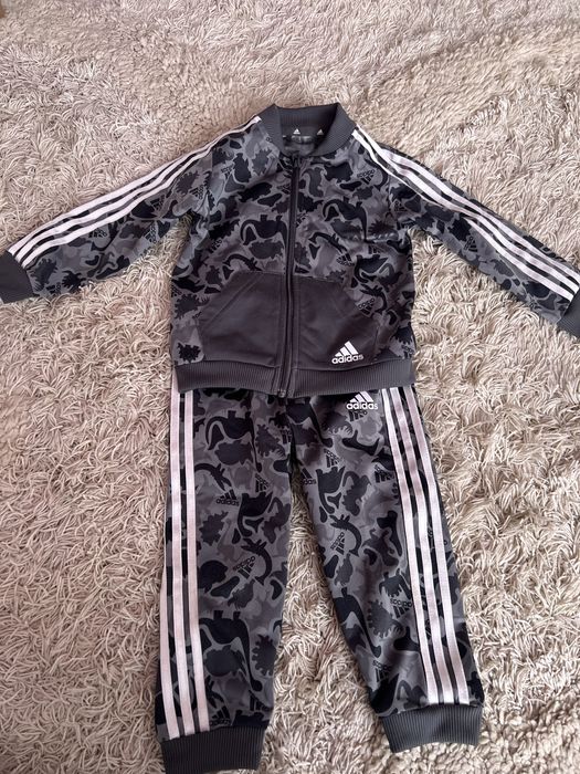 Детски анцунг ADIDAS 86/92 см-20 €