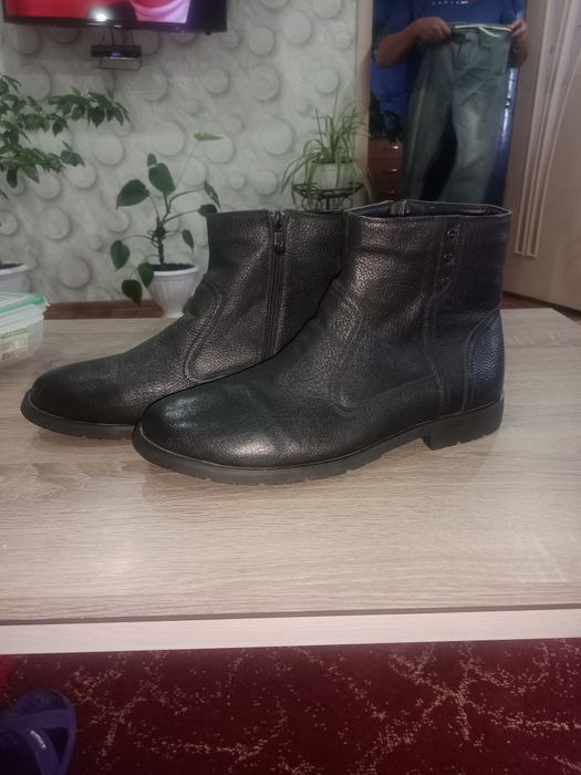 Продам новые ботинки