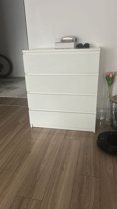 Comoda alba  cu 4  sertare