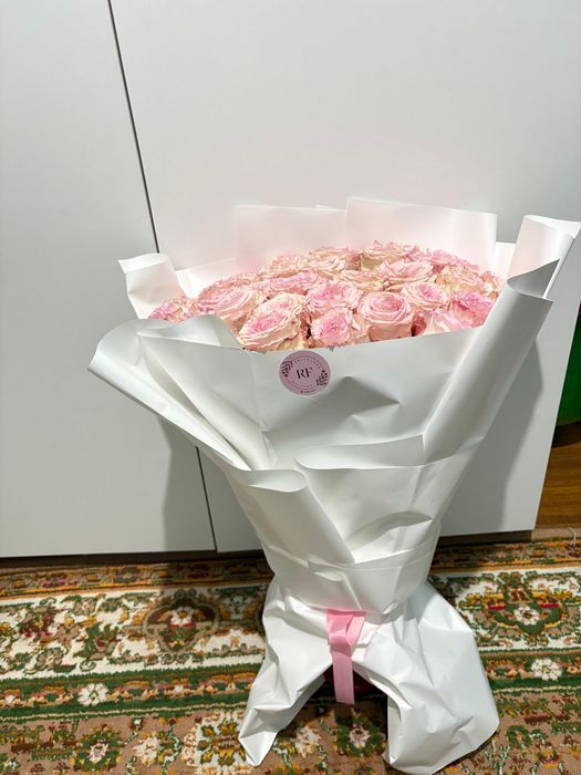 Букет пионовидные розы 31шт