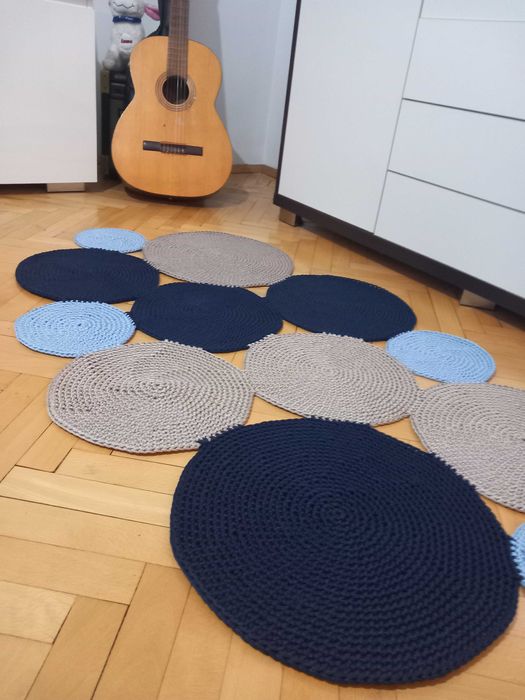 Ръчно изплетен килим