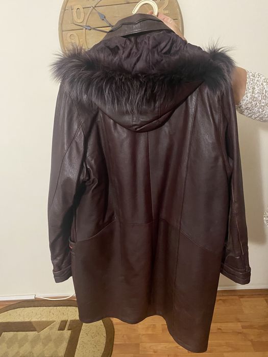 Haina de piele cu gluga- stare excelenta