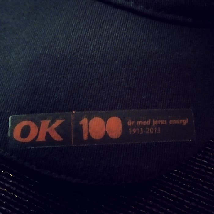 Шапки с козирка с 5 светлодиода и още много други