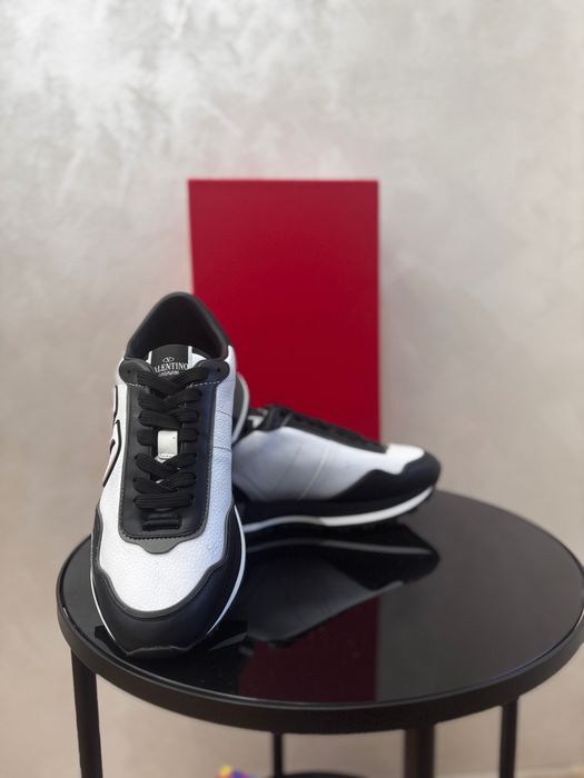 Обувки Валентино