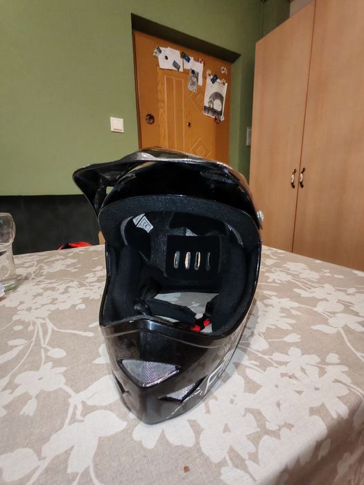 Casca full face pentru bicicletă