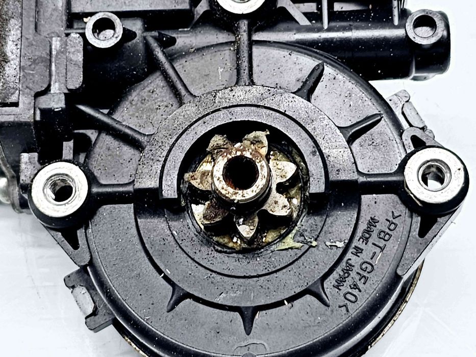 Motoras geam dreapta fata LEXUS IS II (GSE2, ALE2, USE2) [Fabr 2005-20