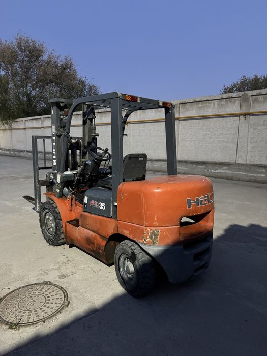 Вилочный погрузчик Кара