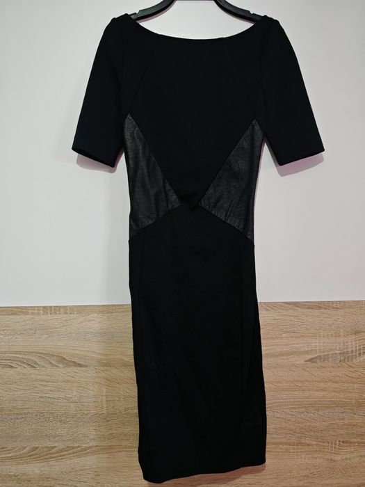 Черна рокля GUESS Marciano