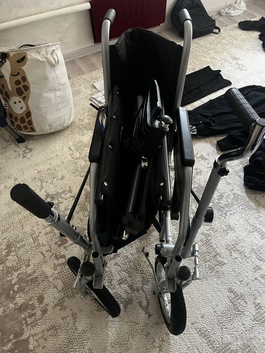 Инвалидный кресло сатылады.