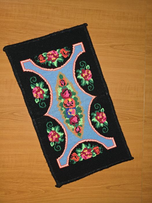 Goblen cu punct in cruce