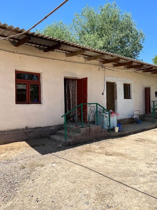 Ховли уй сотилади бахт шахарда