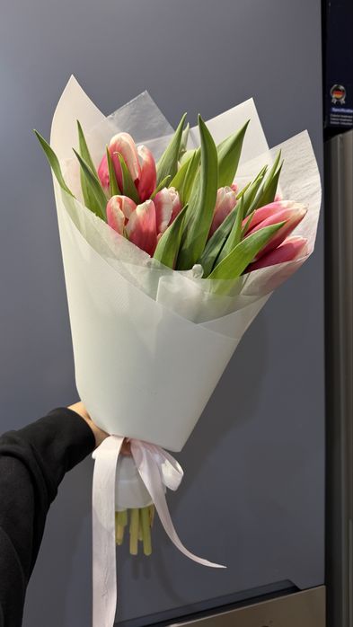 Цветы, тюльпаны, клубника в шоколаде!