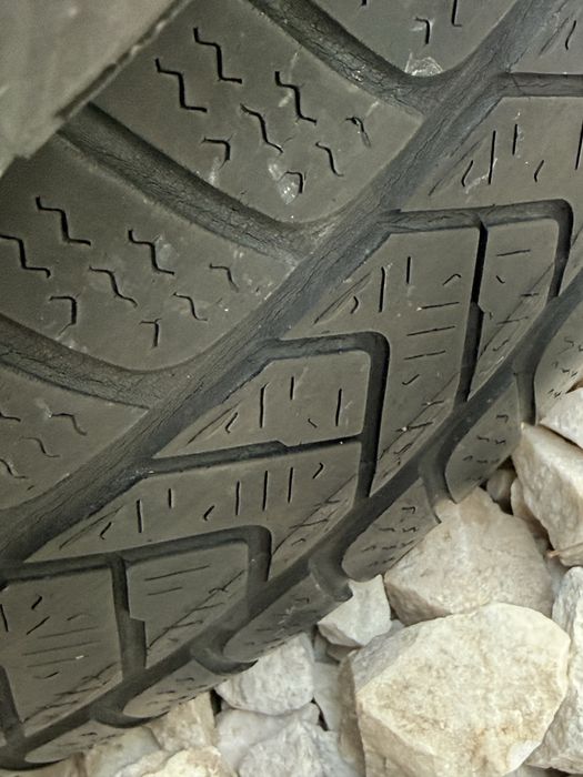 Шины зима 215/60/R16