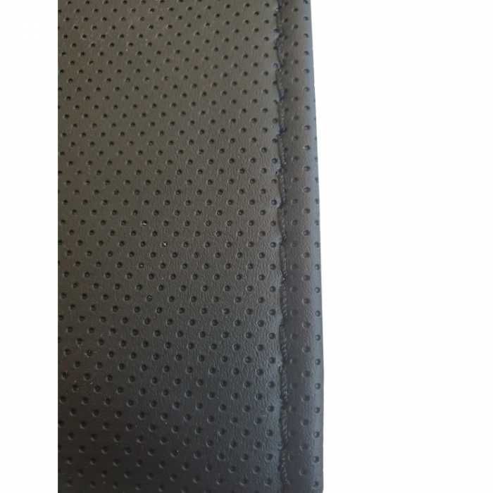 Калъф шиещ Boss - черен перфориран