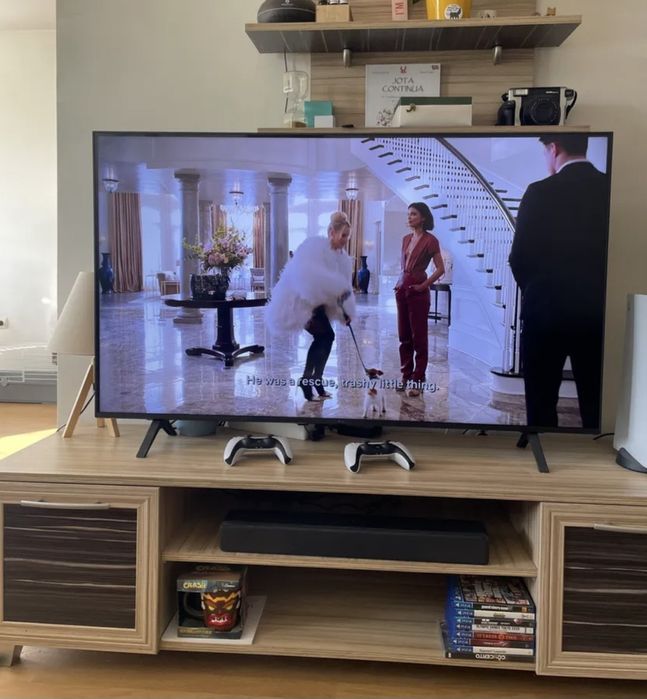 Продавам телевизоер LG 55UR78