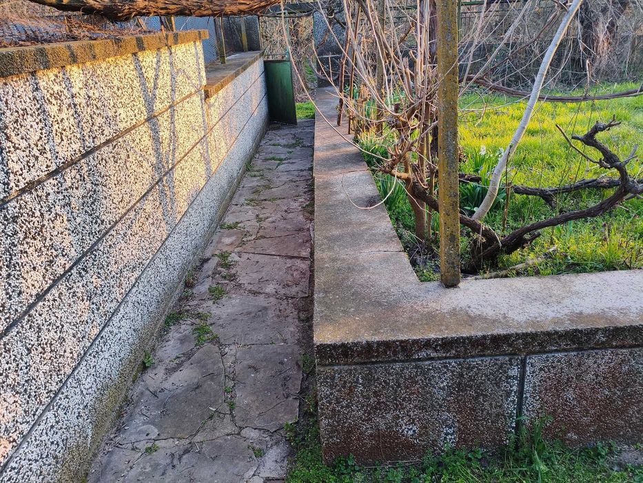 СОБСТВЕНИК - ДВУФАМИЛНА къща + 2 ПАРЦЕЛА за продажба, в село Яздач