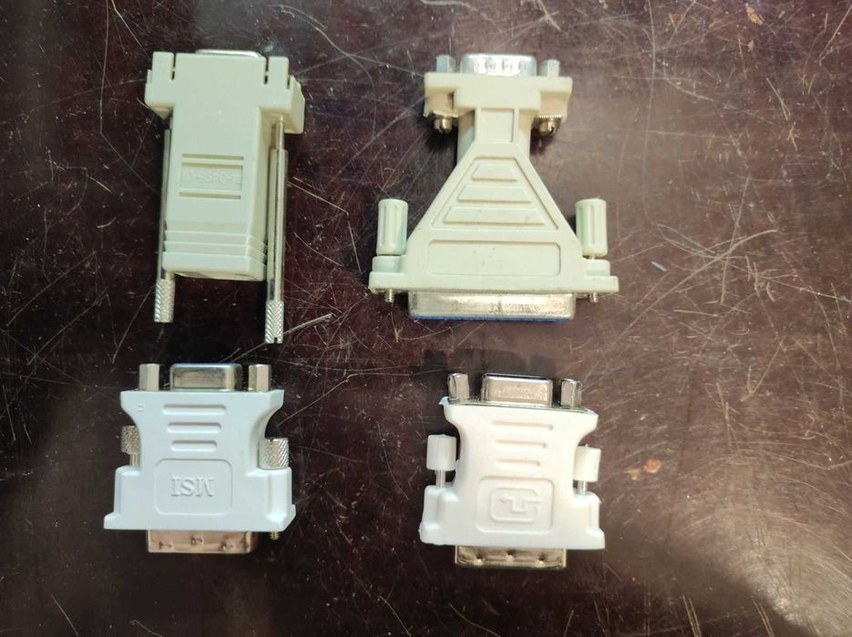 Продават се различни активни / пасивни видео конвертори / адаптери