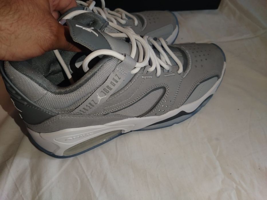Adidas Jordan  noi la cutie