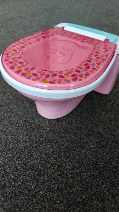 Реалистична музикална бебешка тоалетна чиния за кукли