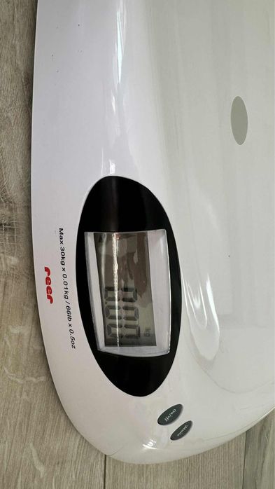 Бебешки електронен кантар с музика.