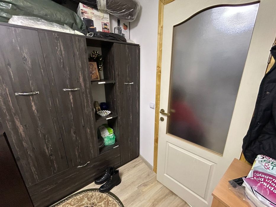 Vând,camera cămin parter,are baie și bucatarie