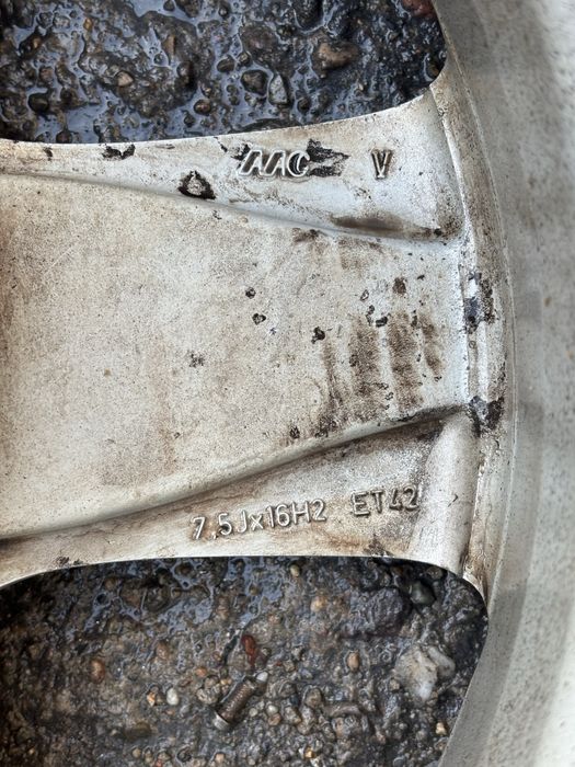 Диски Mercedes вместе с шинами Viatti