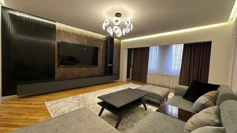 Срочно Продается 3х ком Айбек Мирабадский р-н авторским р-м !