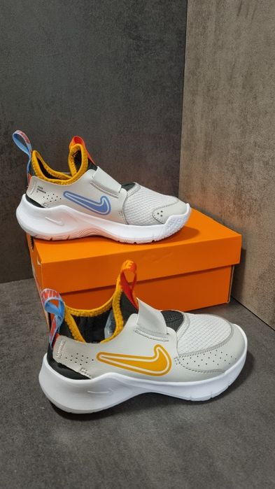 Нови детски маратонки Nike