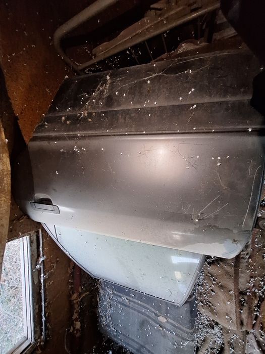 Audi B4 задние двери